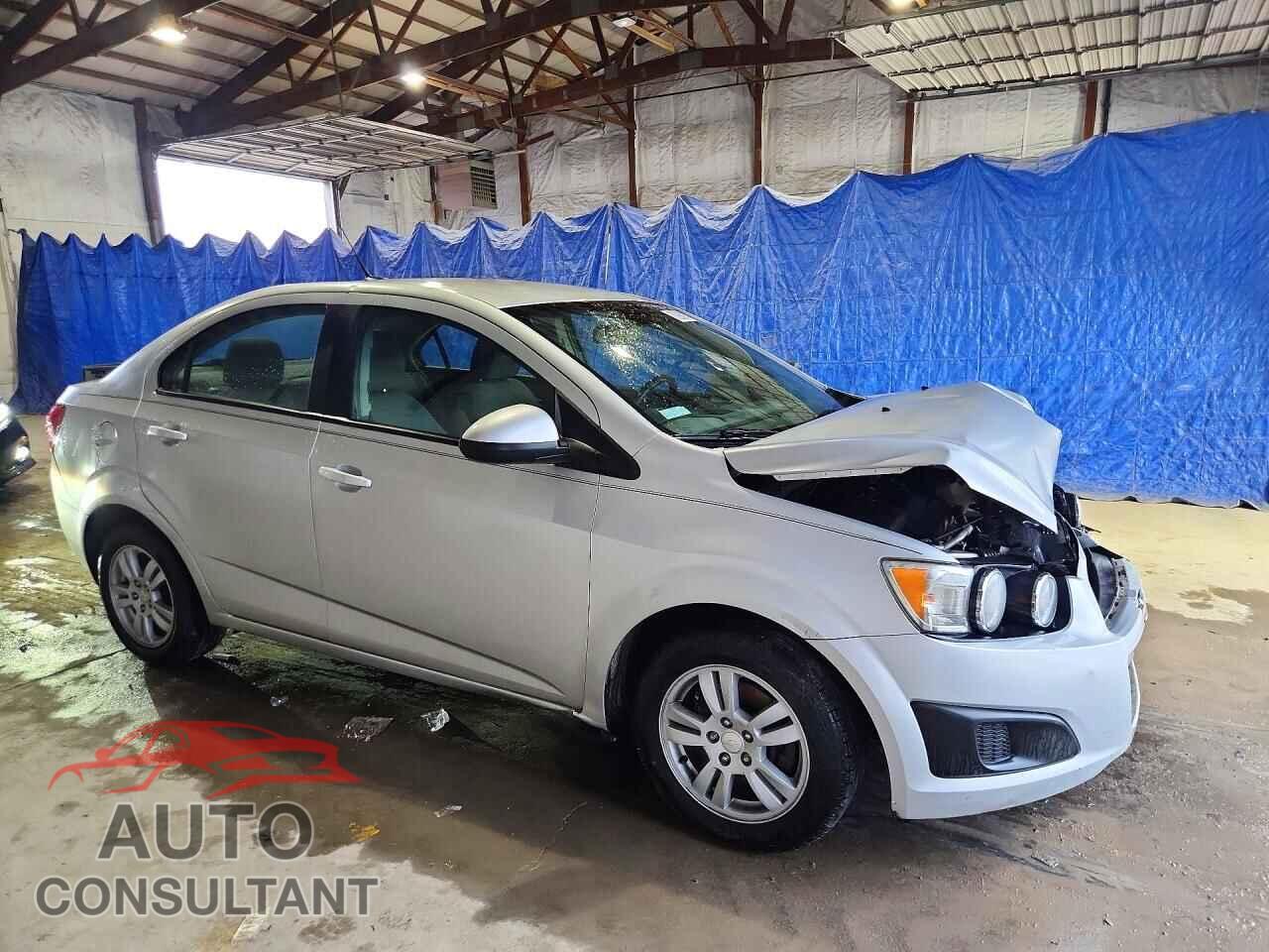 CHEVROLET SONIC 2012 - 1G1JB5SHXC4111191