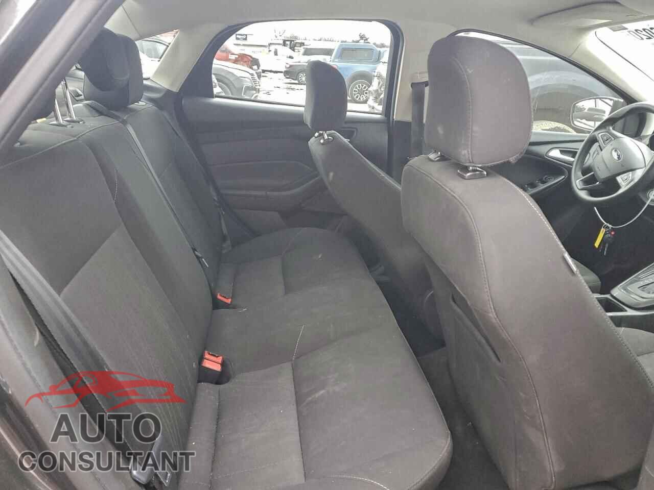 FORD FOCUS 2017 - 1FADP3F24HL315665