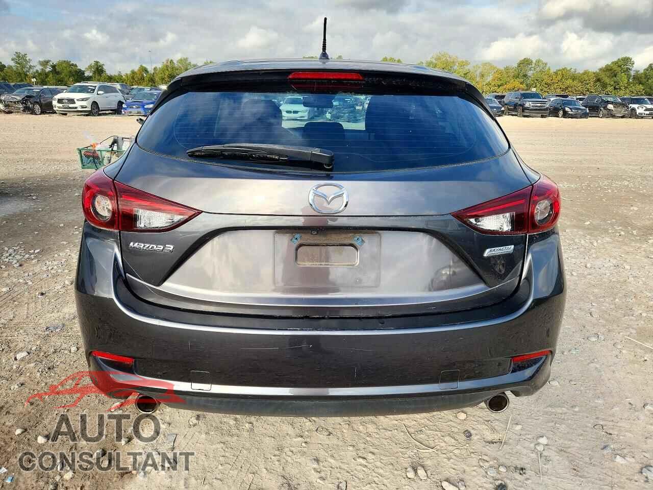 MAZDA 3 2018 - 3MZBN1K75JM268189