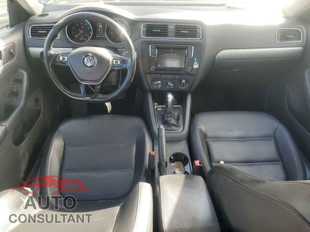 VOLKSWAGEN JETTA 2017 - 3VWDB7AJ1HM241664