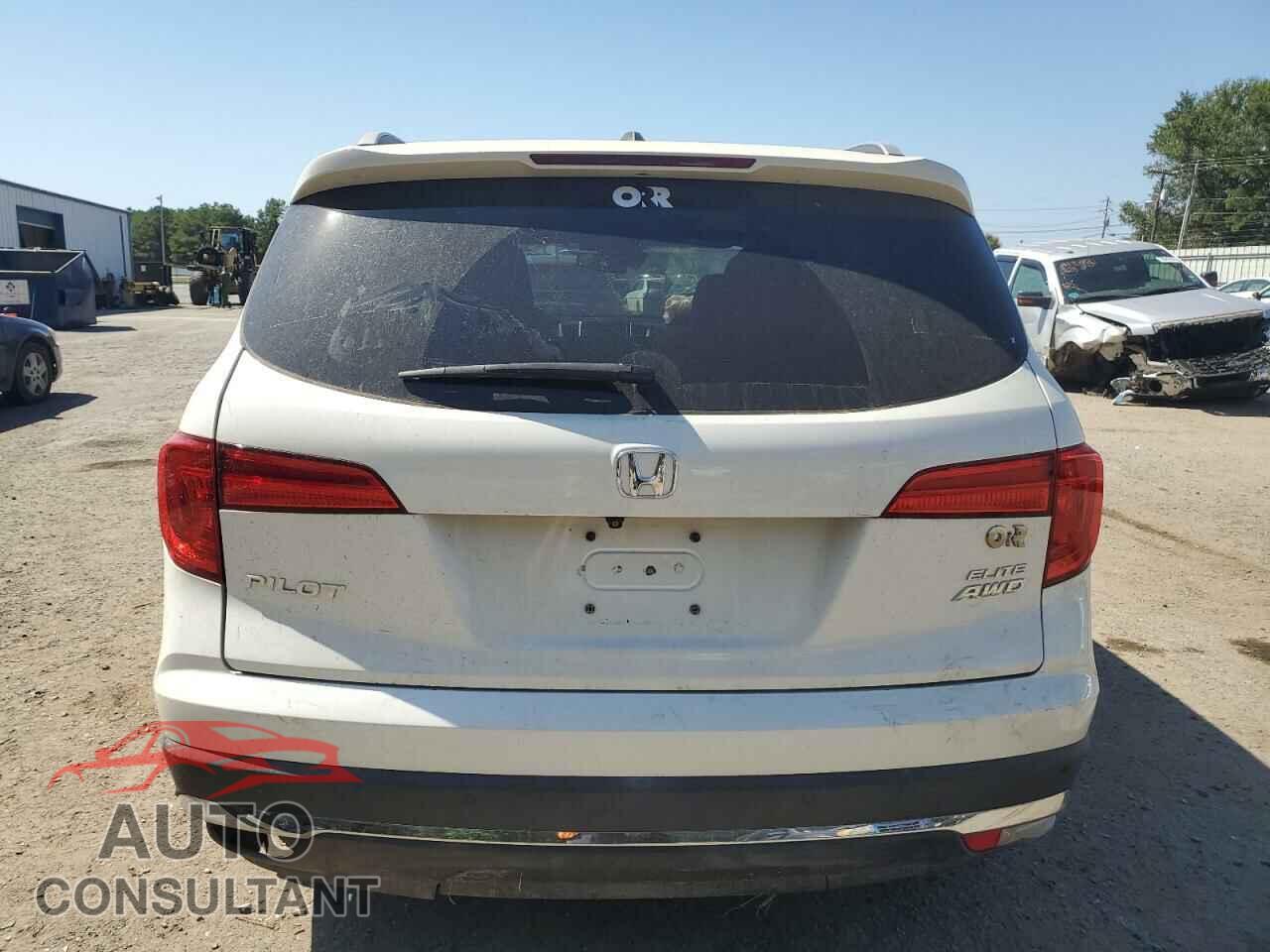 HONDA PILOT 2017 - 5FNYF6H08HB022169