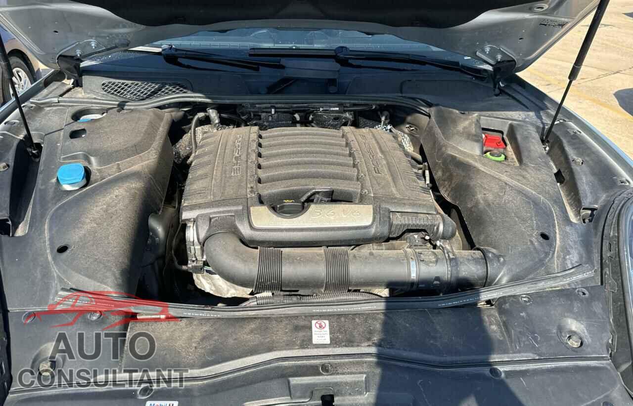 PORSCHE CAYENNE 2017 - WP1AA2A22HKA86696