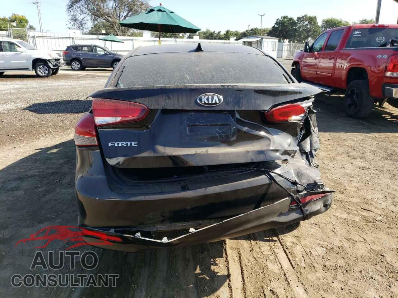 KIA FORTE 2017 - 3KPFK4A76HE141908