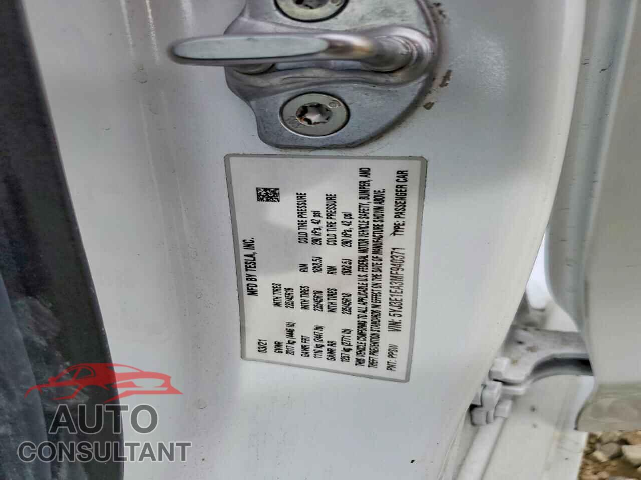 TESLA MODEL 3 2021 - 5YJ3E1EA3MF940371