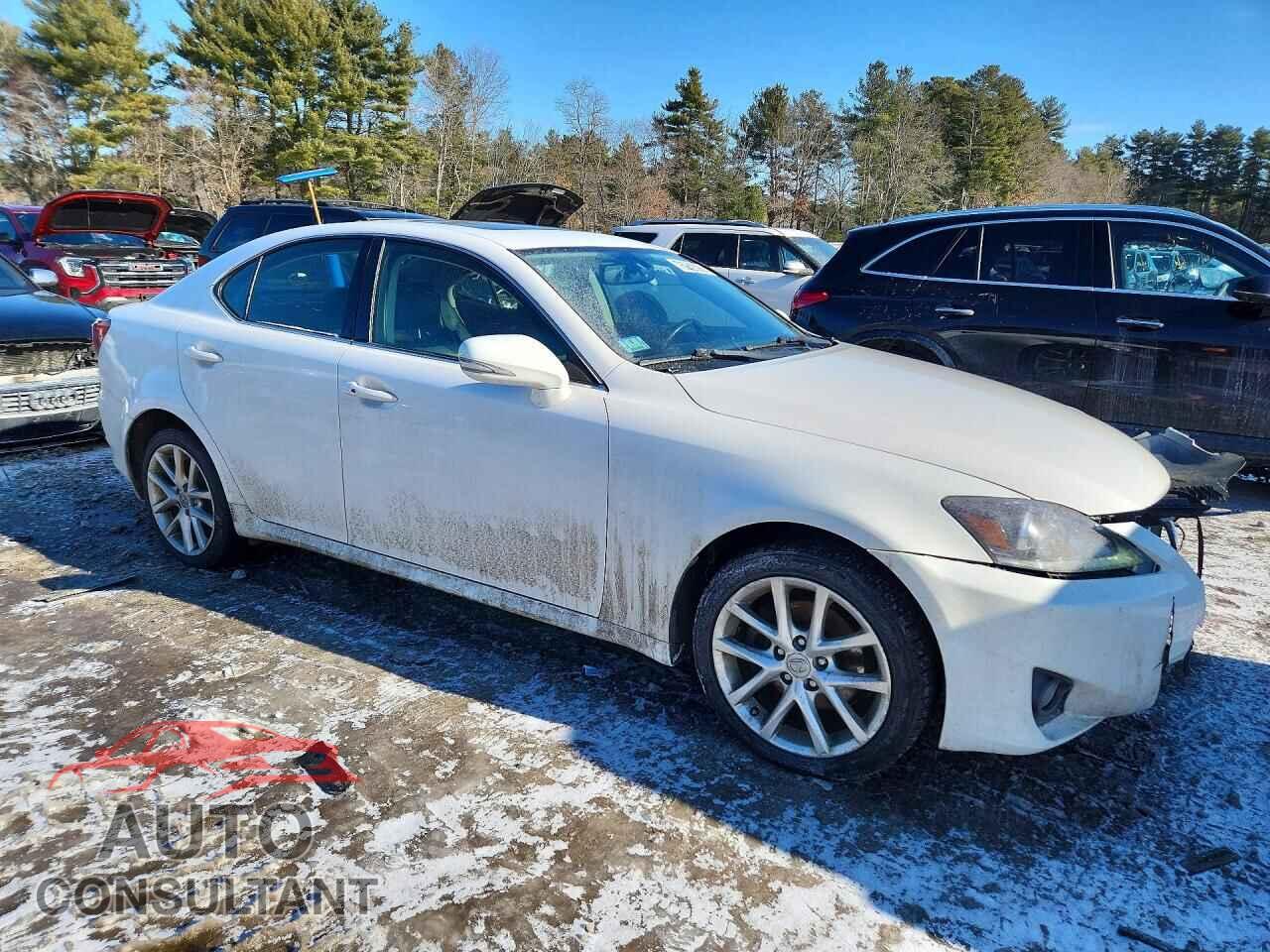 LEXUS IS 2012 - JTHCF5C28C5056733