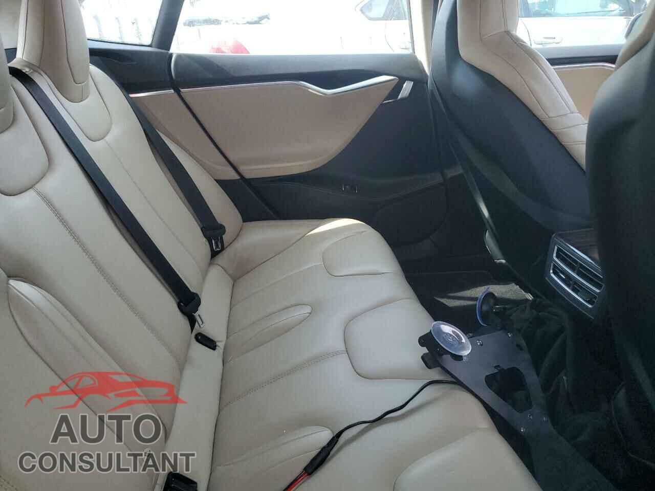TESLA MODEL S 2016 - 5YJSA1E20GF129938