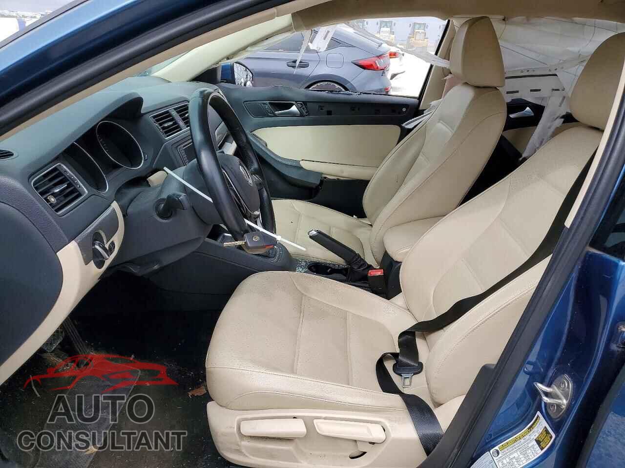 VOLKSWAGEN JETTA 2017 - 3VWDB7AJ7HM387325