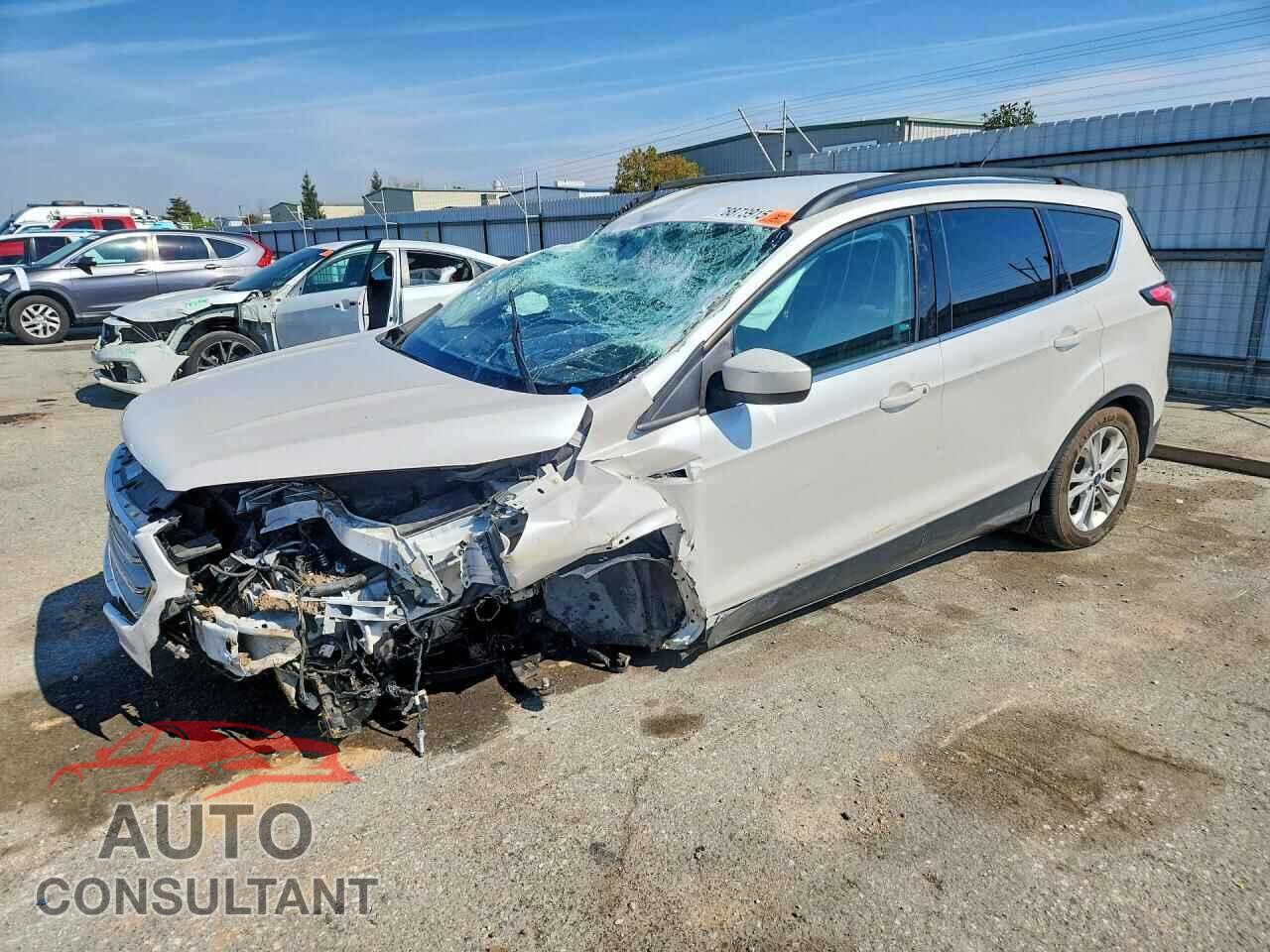 FORD ESCAPE 2017 - 1FMCU0GD8HUC51343