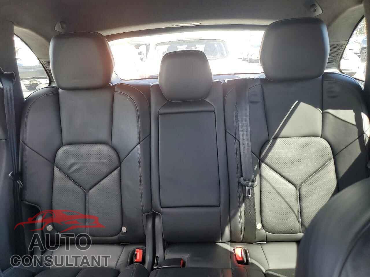 PORSCHE CAYENNE 2013 - WP1AD2A28DLA79926