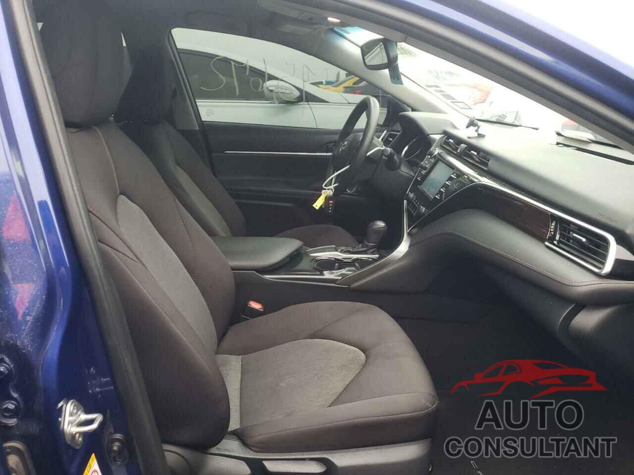 TOYOTA CAMRY 2018 - 4T1B11HK1JU584609