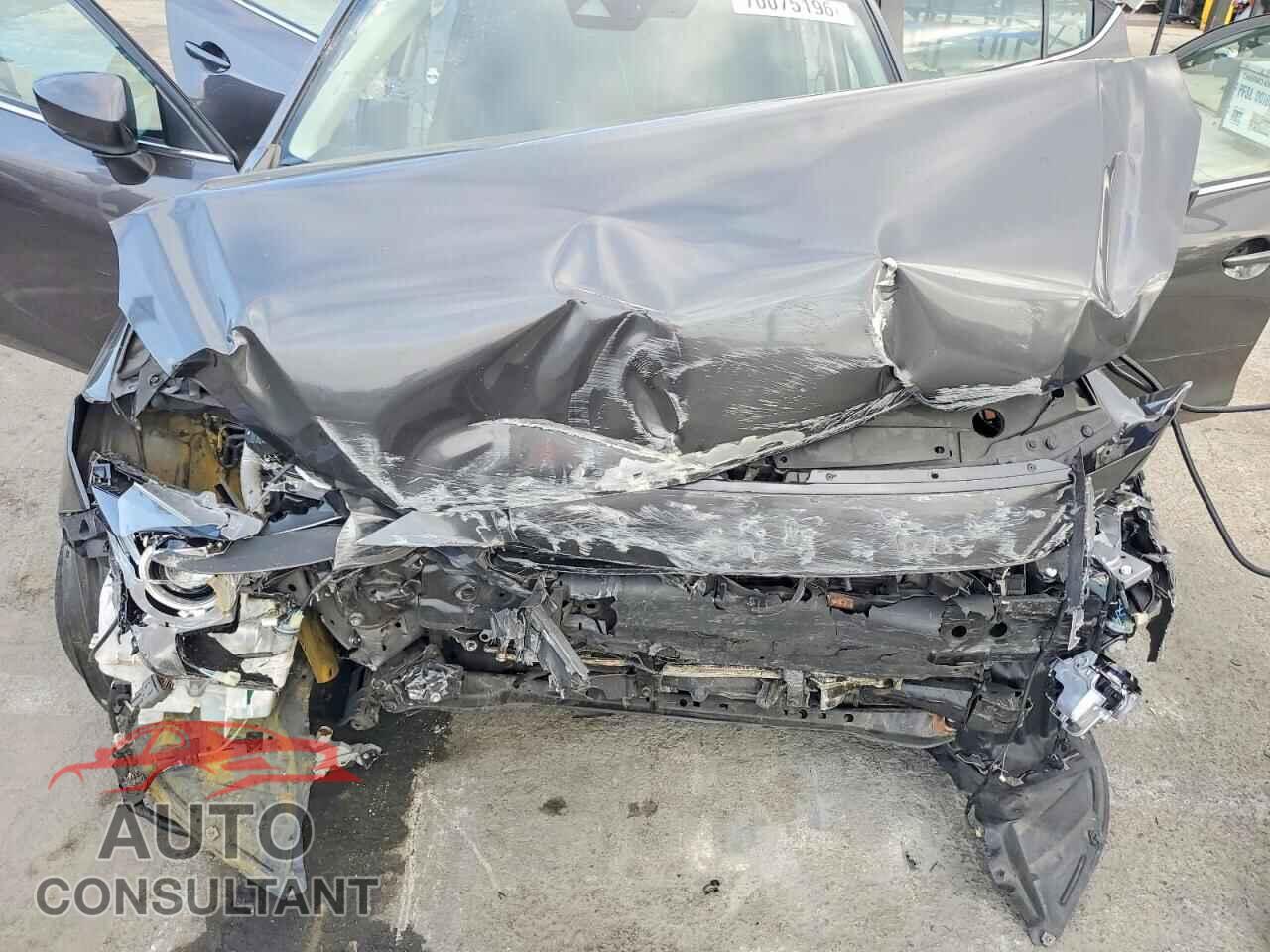 MAZDA 3 2018 - 3MZBN1W33JM230077
