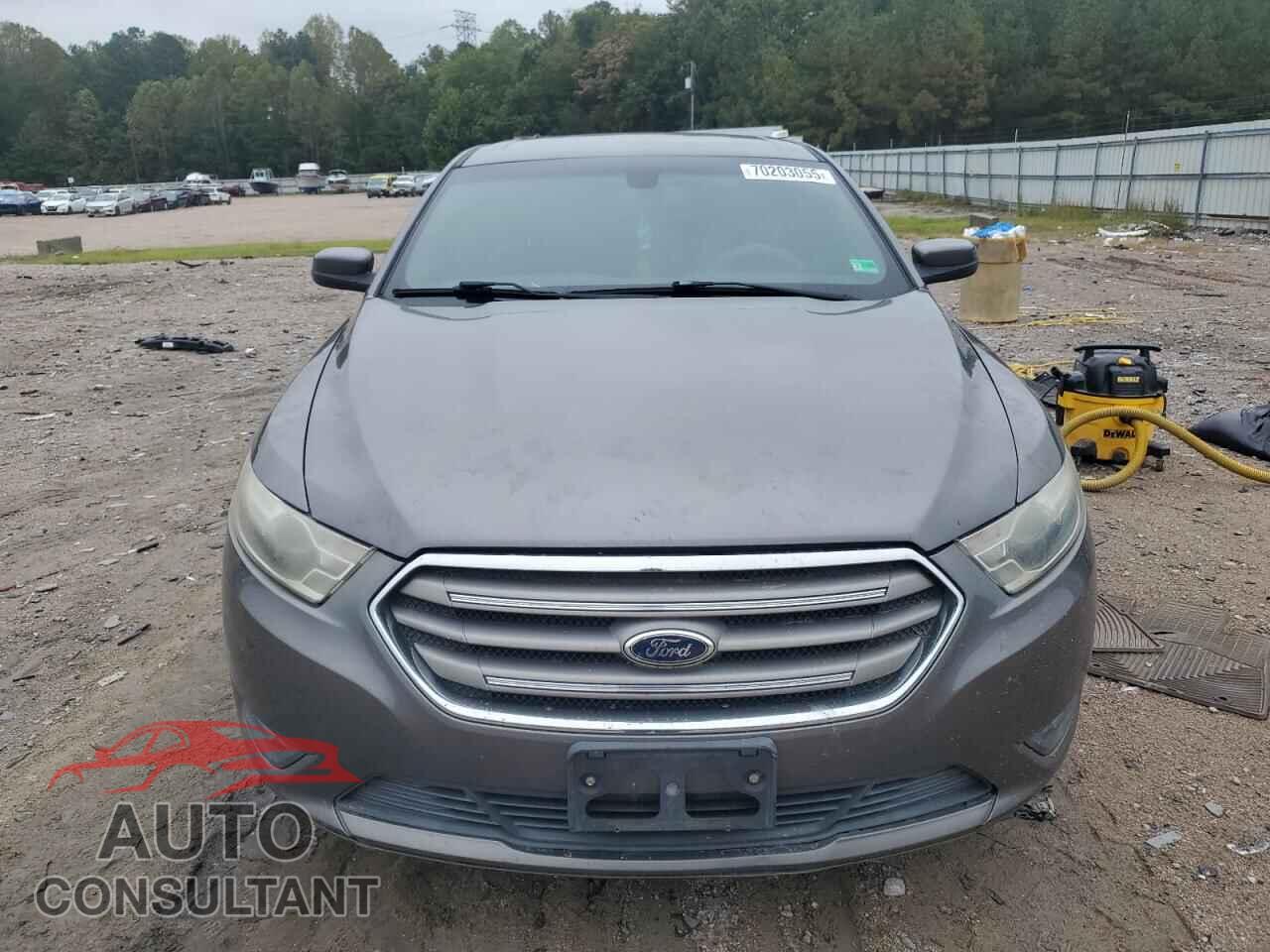 FORD TAURUS 2013 - 1FAHP2E82DG120376