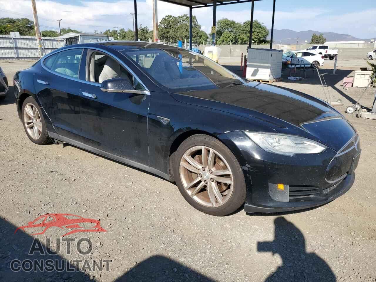 TESLA MODEL S 2013 - 5YJSA1DG4DFP09296