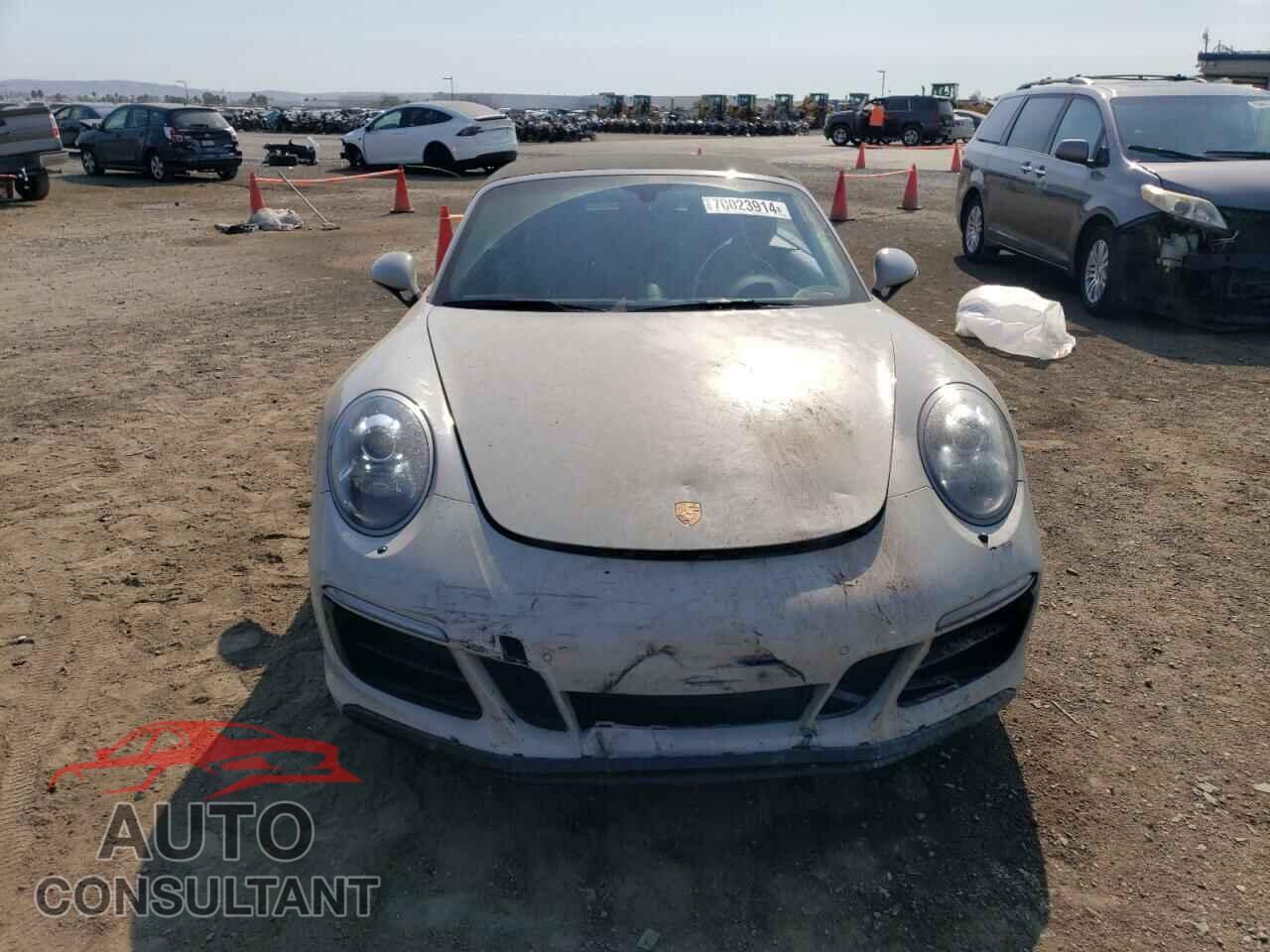 PORSCHE 911 2018 - WP0CB2A98JS147091