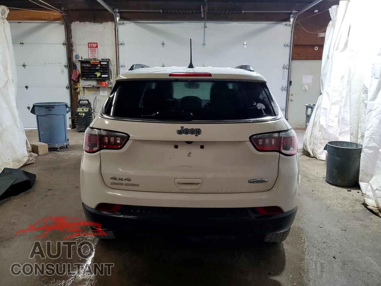 JEEP COMPASS 2017 - 3C4NJDBB2HT641481