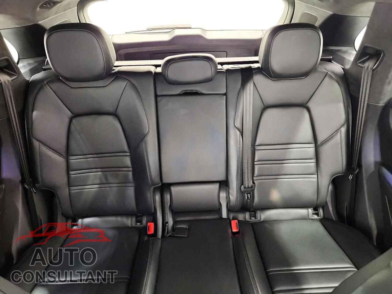 PORSCHE CAYENNE 2020 - WP1AE2AY4LDA22570