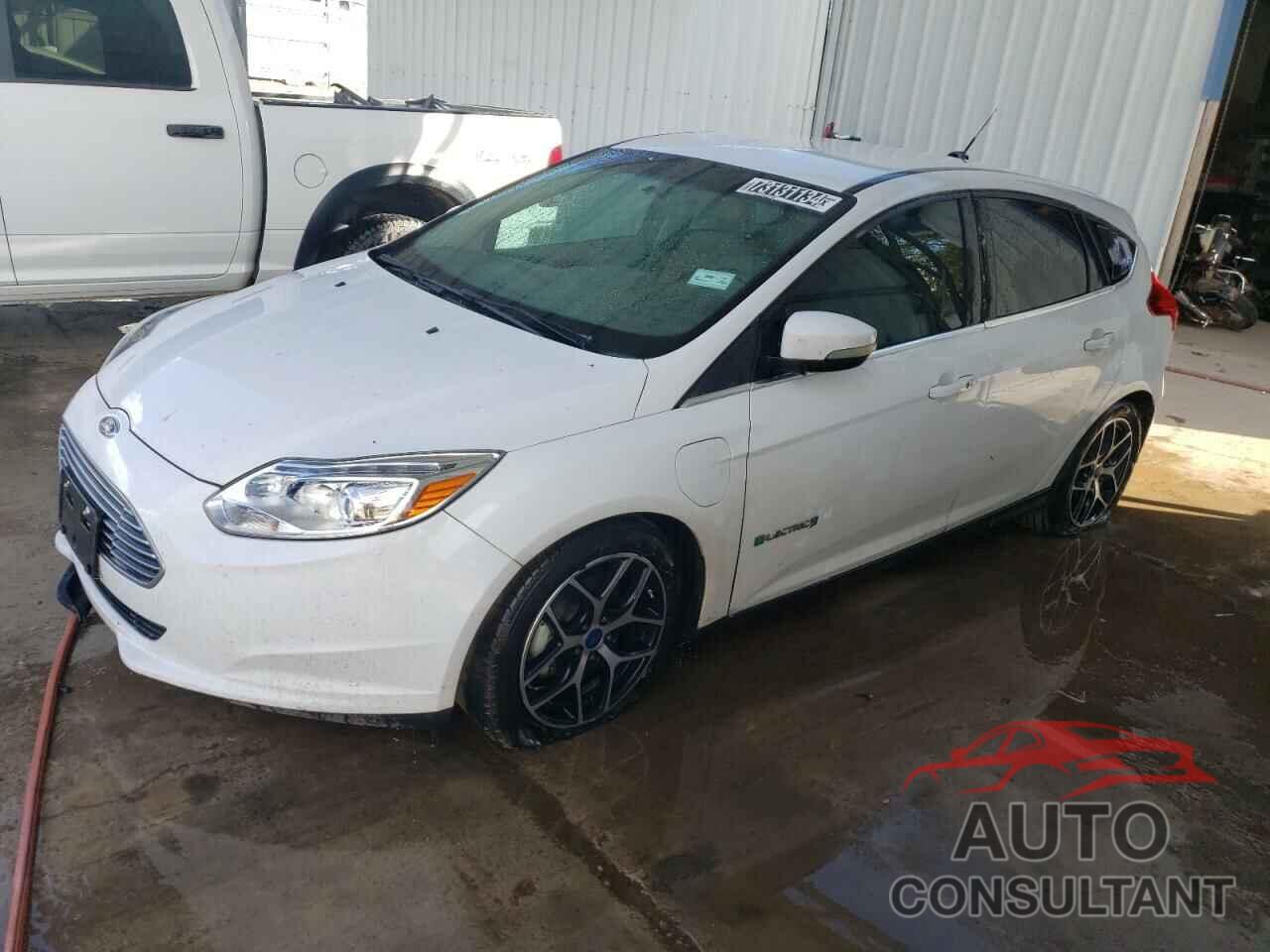 FORD FOCUS 2017 - 1FADP3R49HL224484