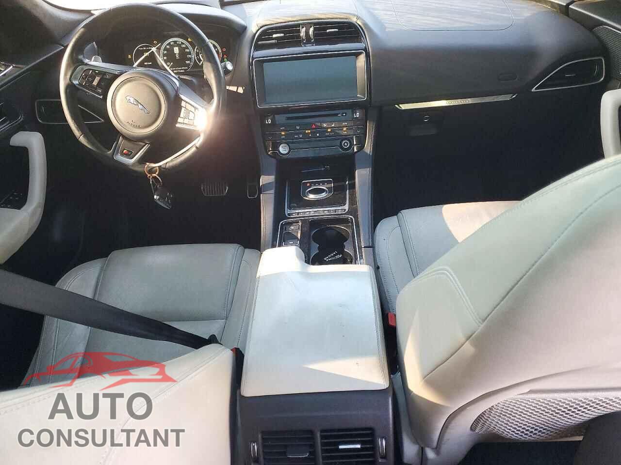 JAGUAR F-PACE 2017 - SADCP2BV7HA059960