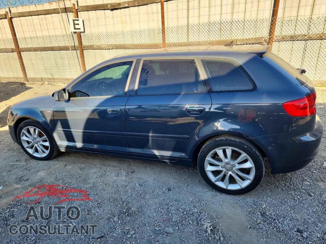 AUDI A3 2013 - WAUBEAFM2DA021696