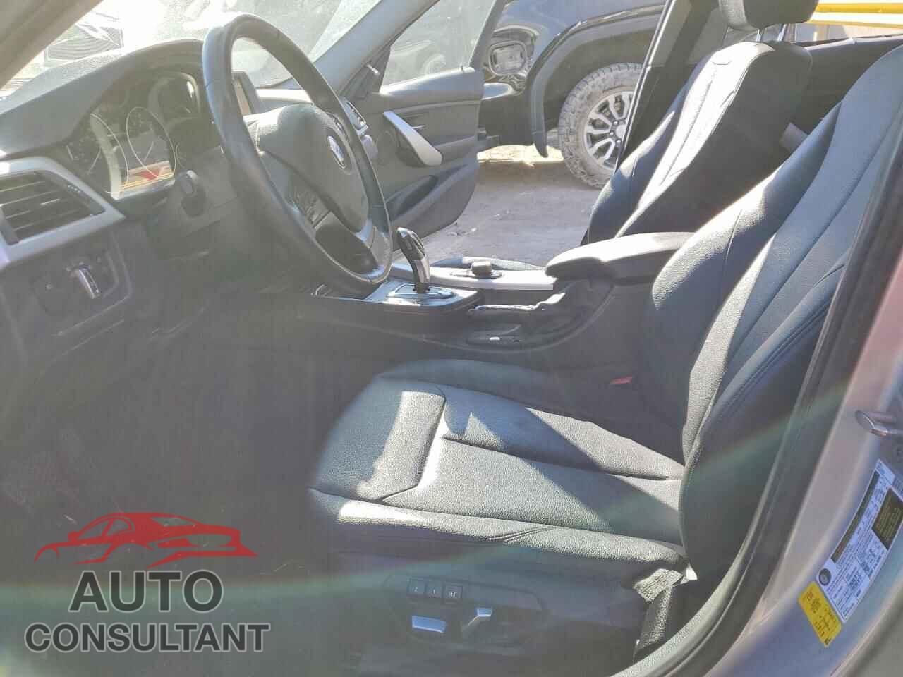 BMW 3 SERIES 2016 - WBA8E1G5XGNU10908