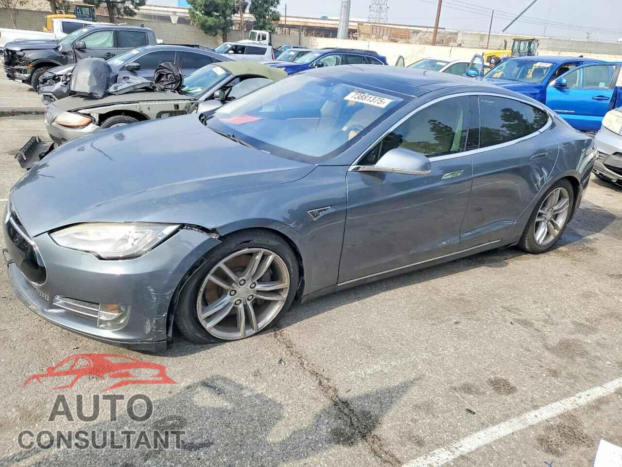 TESLA MODEL S 2013 - 5YJSA1DN5DFP04526
