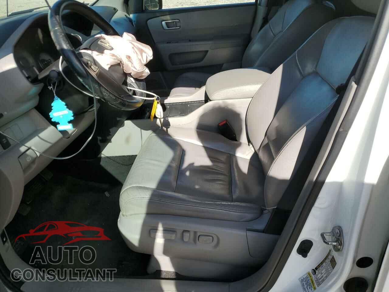 HONDA PILOT 2011 - 5FNYF4H51BB031836