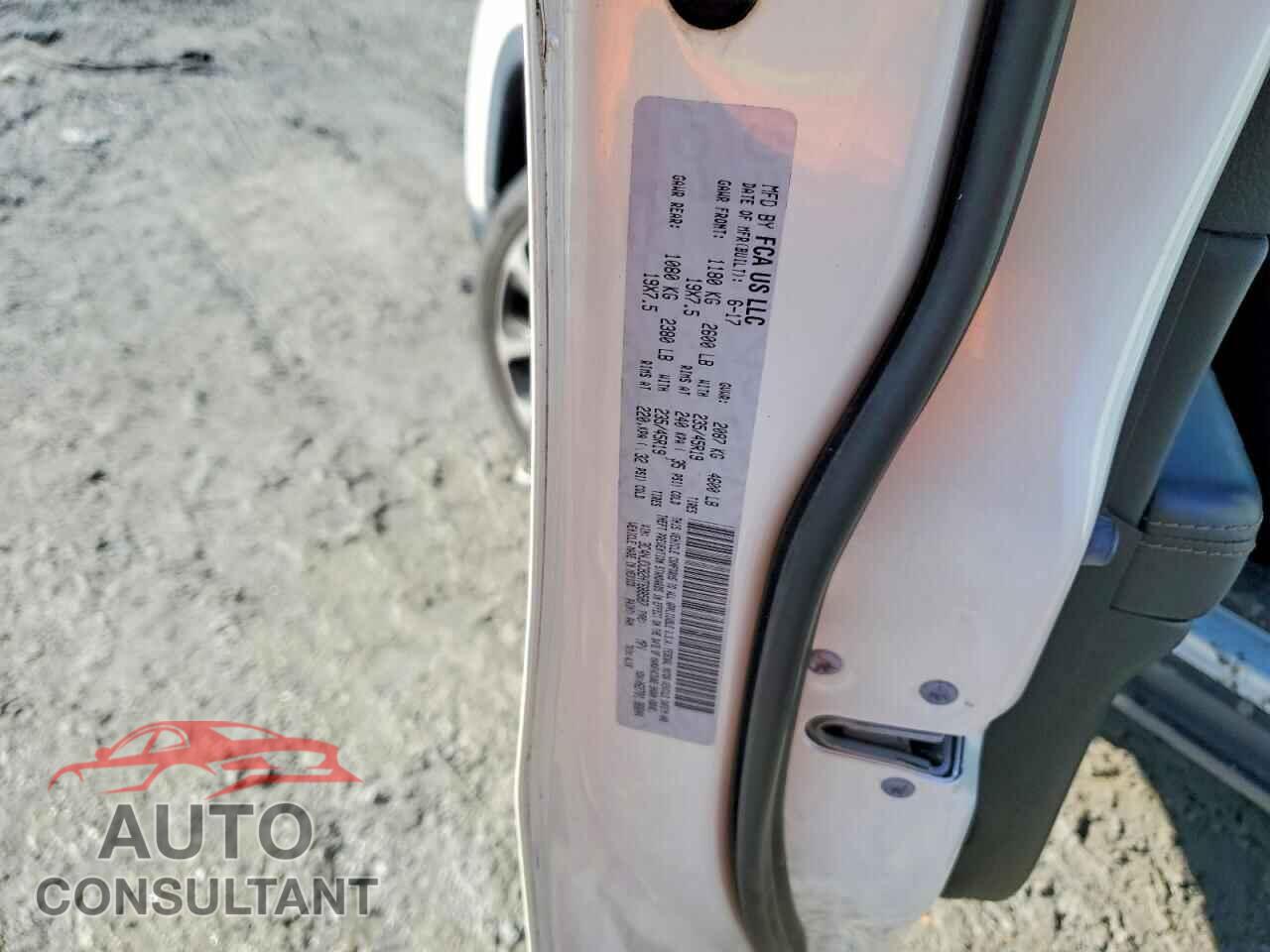JEEP COMPASS 2017 - 3C4NJDCB2HT688587