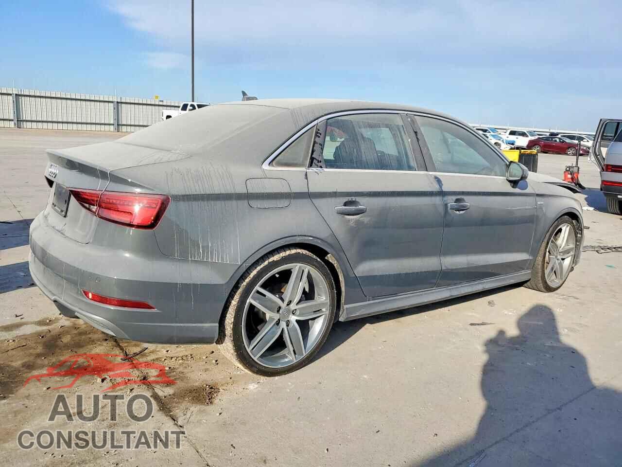 AUDI A3 2018 - WAUGUGFF8J1073908