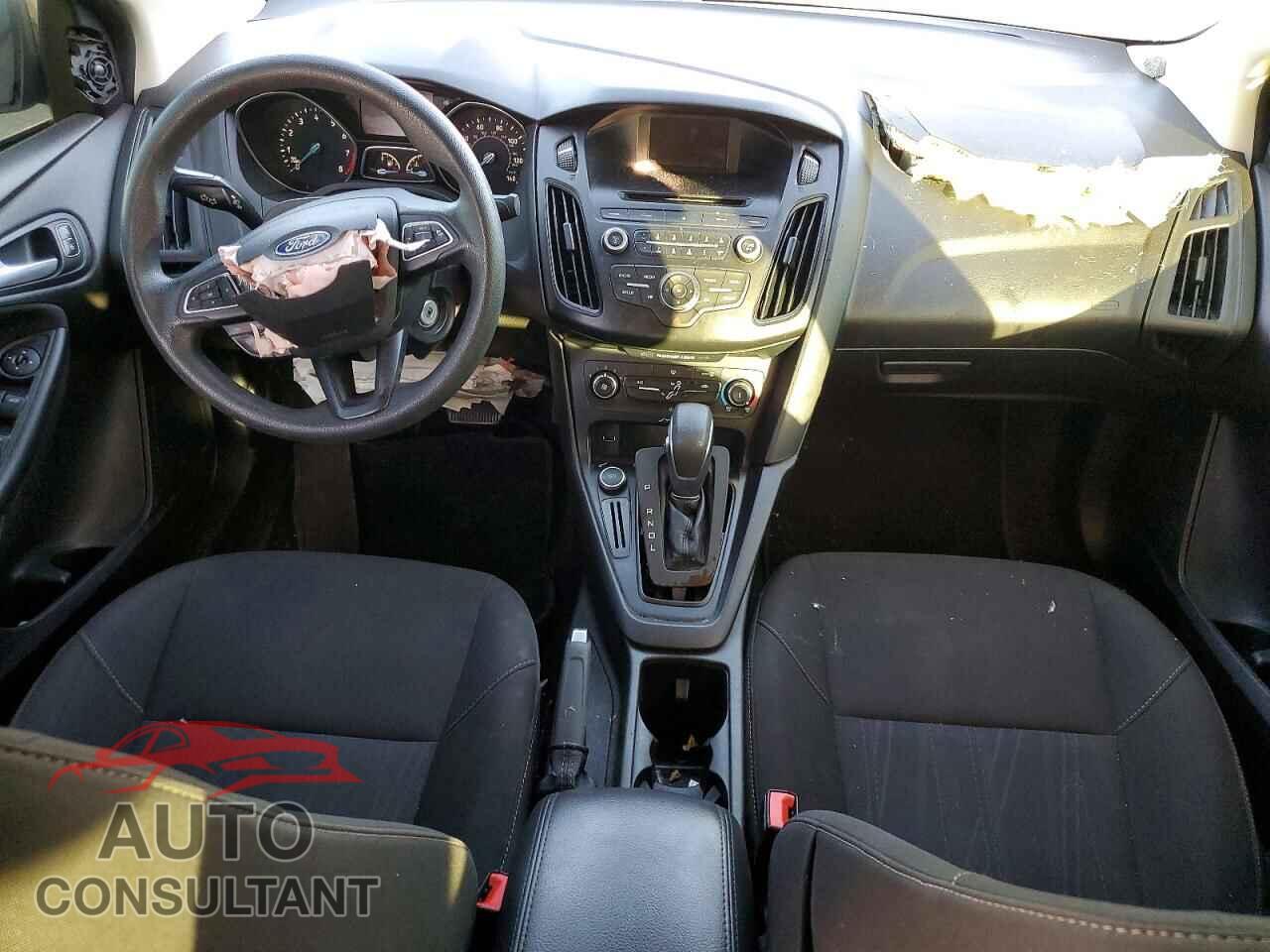 FORD FOCUS 2017 - 1FADP3F28HL258838