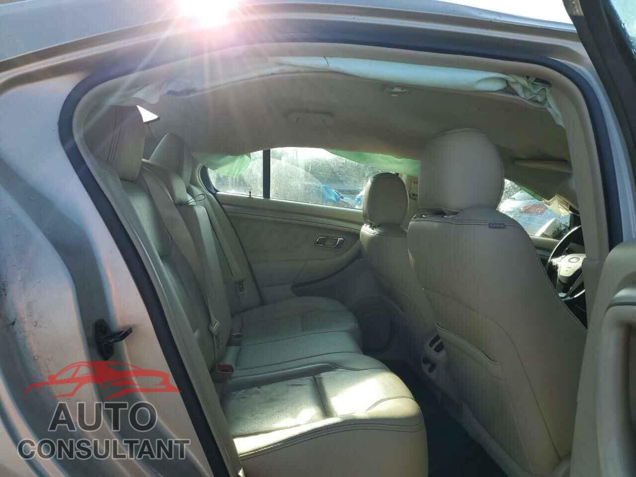 FORD TAURUS 2017 - 1FAHP2E85HG144323