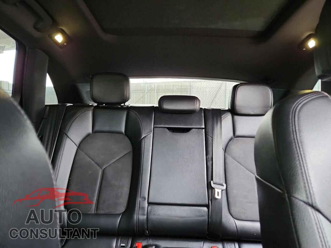 PORSCHE MACAN 2017 - WP1AA2A52HLB83398