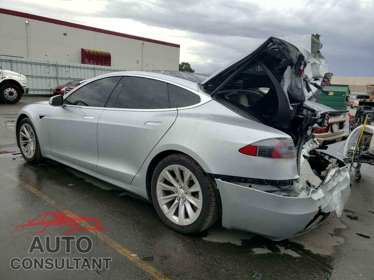 TESLA MODEL S 2018 - 5YJSA1E25JF253596