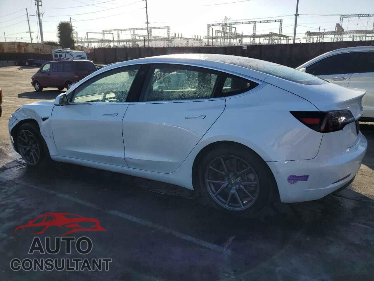 TESLA MODEL 3 2019 - 5YJ3E1EB8KF511135