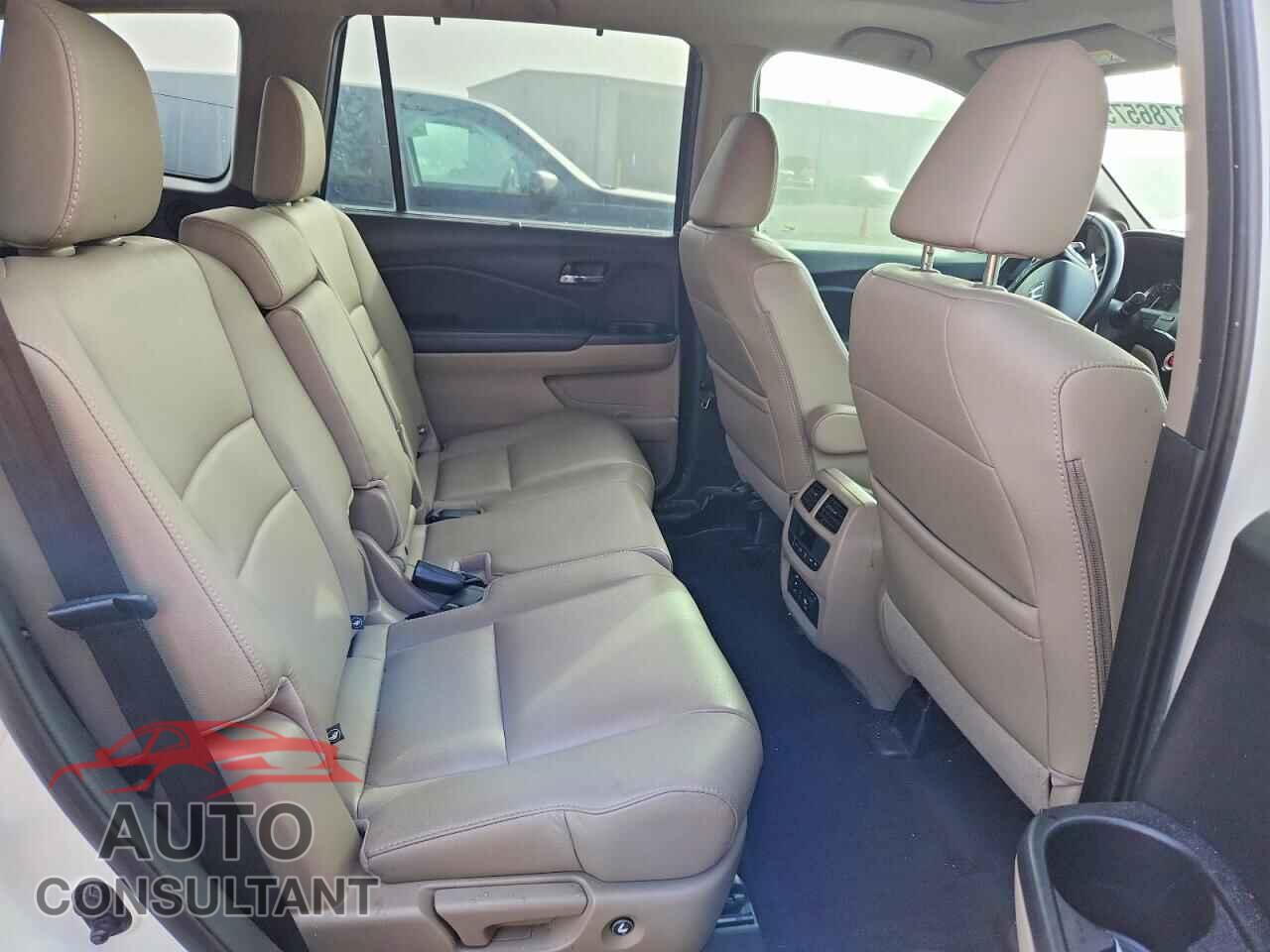 HONDA PILOT 2017 - 5FNYF6H96HB098326