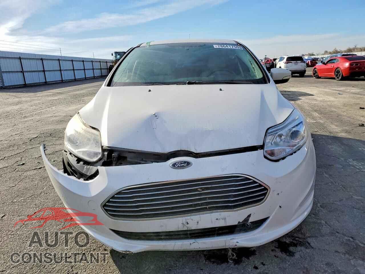 FORD FOCUS 2017 - 1FADP3R47HL263817