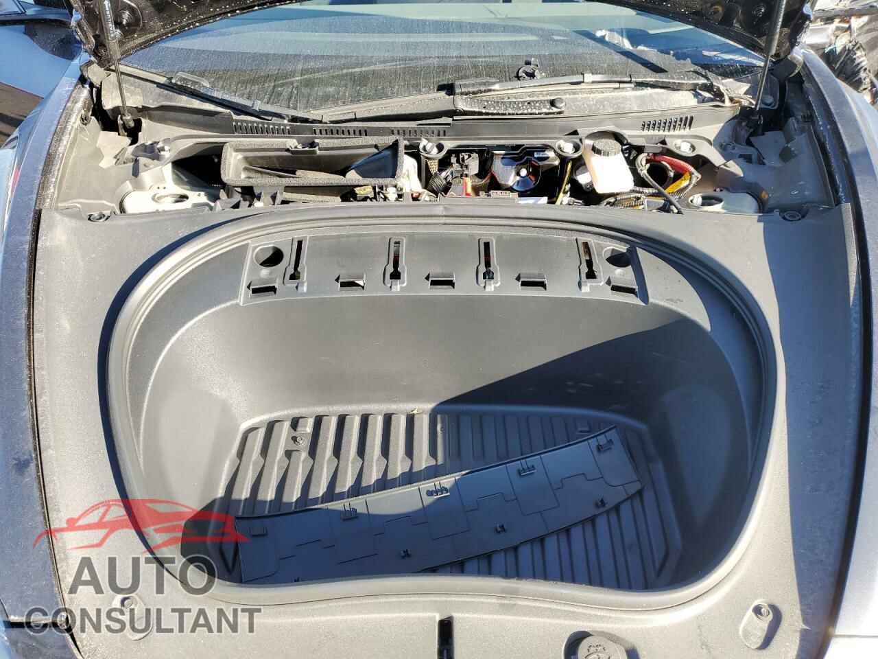 TESLA MODEL 3 2024 - 5YJ3E1EB4RF813208