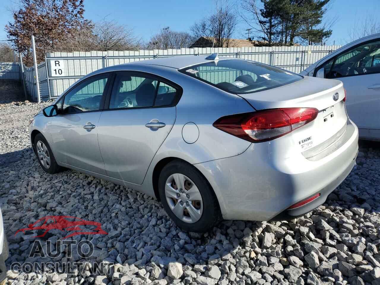 KIA FORTE 2017 - 3KPFK4A70HE045210
