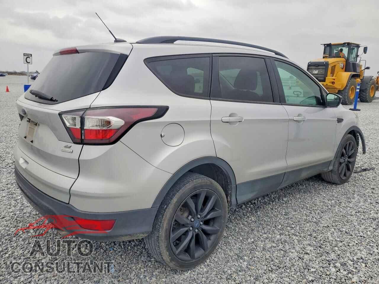FORD ESCAPE 2017 - 1FMCU0GD5HUC48836