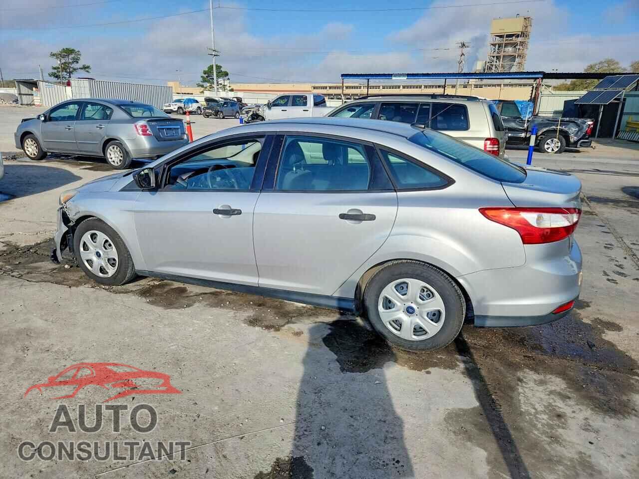 FORD FOCUS 2014 - 1FADP3E23EL153041