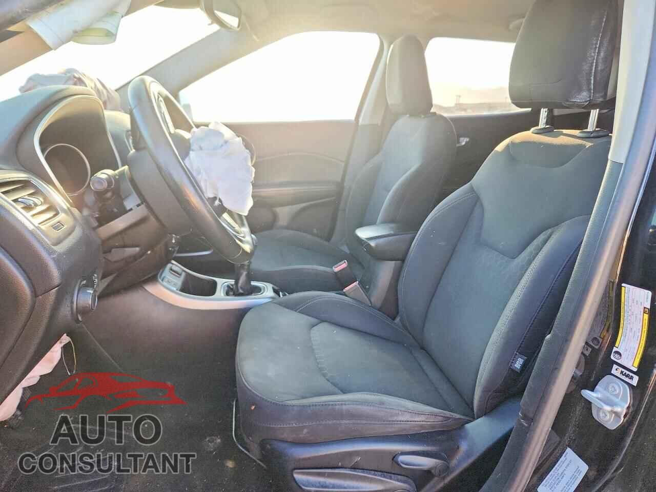 JEEP COMPASS 2017 - 3C4NJCAB1HT658476