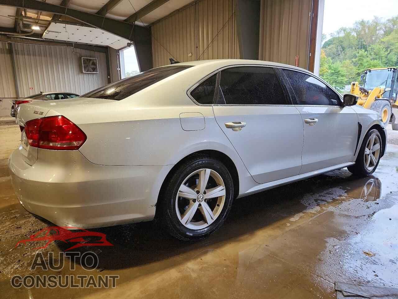 VOLKSWAGEN PASSAT 2014 - 1VWBT7A38EC049645