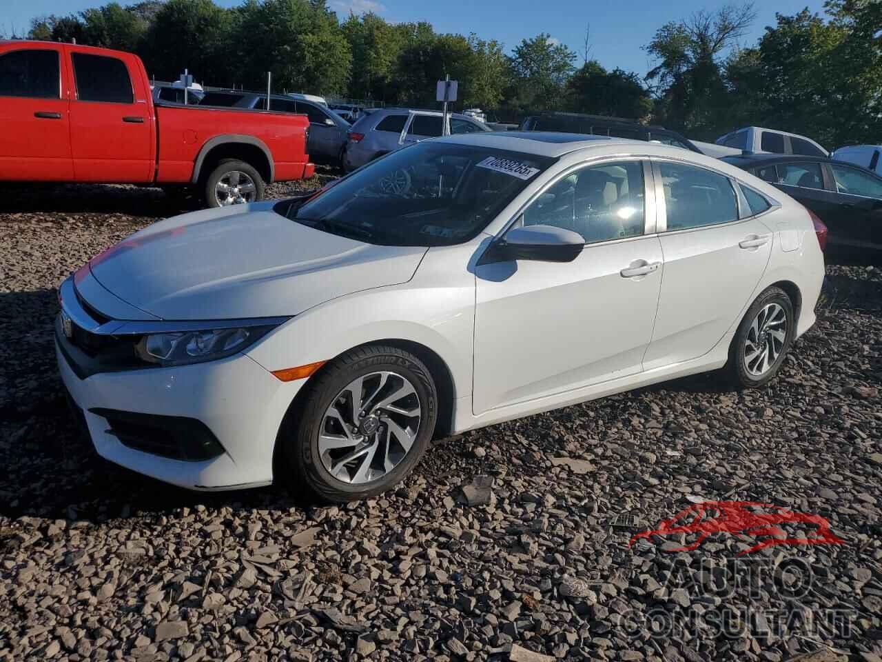 HONDA CIVIC 2018 - 2HGFC2F74JH519875