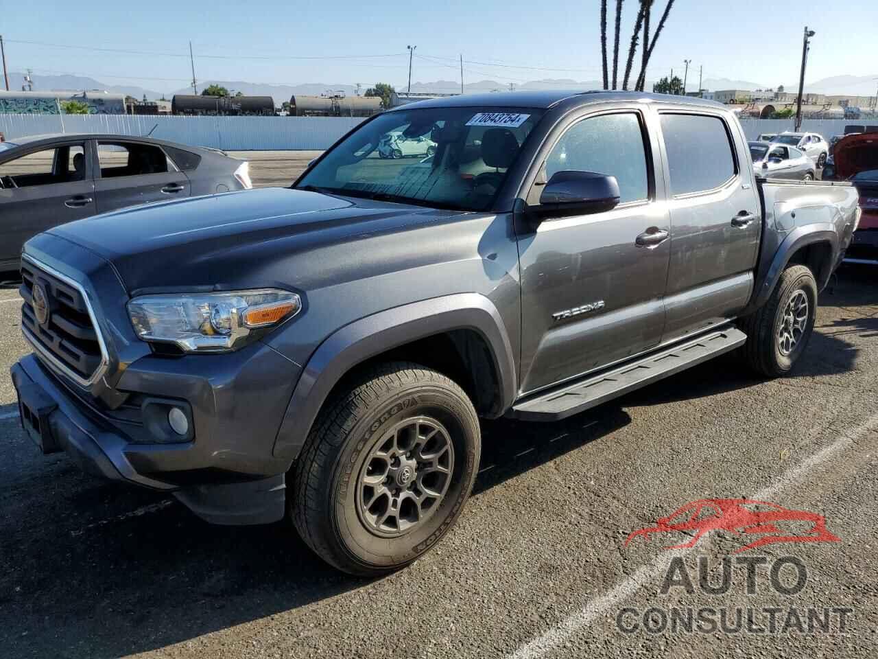 TOYOTA TACOMA 2018 - 3TMAZ5CN3JM054731