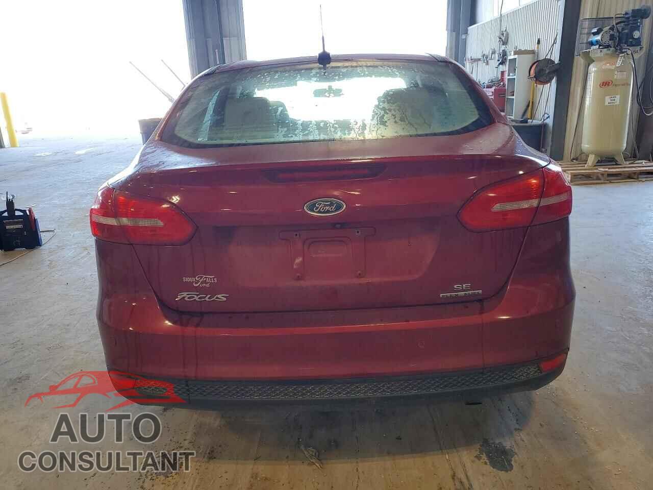 FORD FOCUS 2015 - 1FADP3F2XFL252911
