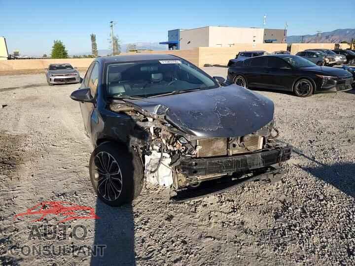 TOYOTA COROLLA 2015 - 5YFBURHE2FP201723