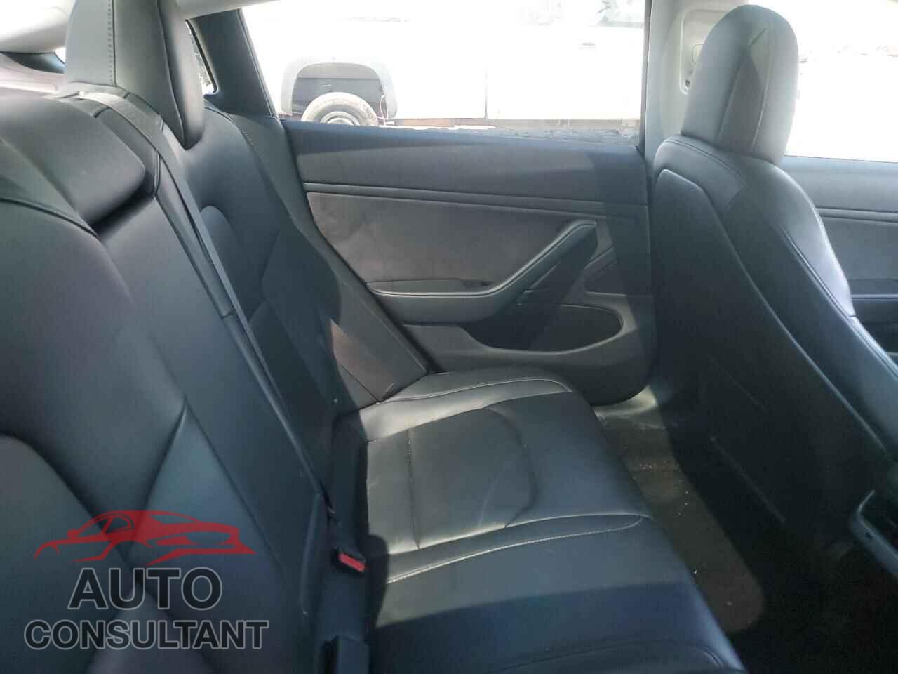 TESLA MODEL 3 2018 - 5YJ3E1EA9JF020028