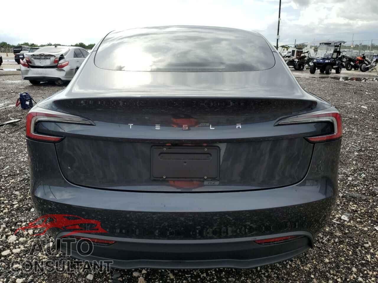 TESLA MODEL 3 2024 - 5YJ3E1EA1RF724493