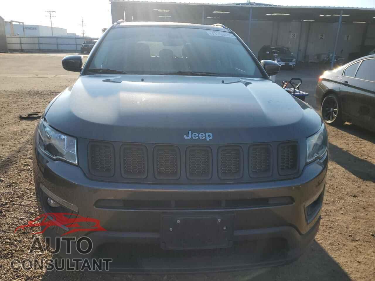 JEEP COMPASS 2018 - 3C4NJDBB8JT144313