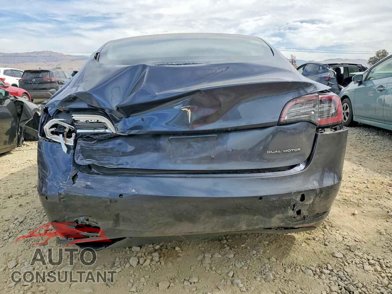 TESLA MODEL 3 2018 - 5YJ3E1EB5JF093194