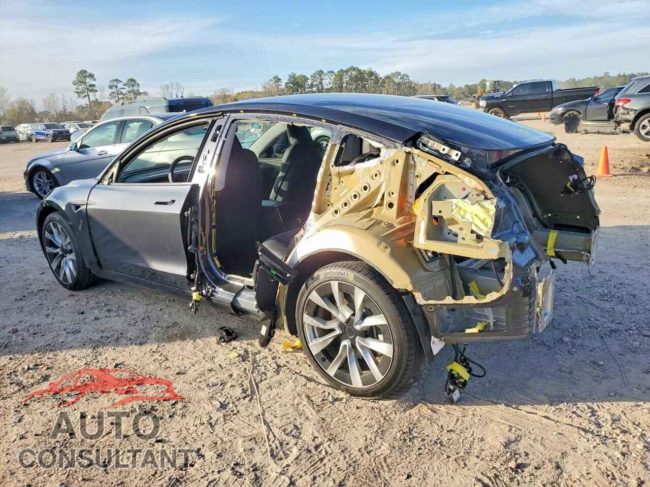 TESLA MODEL 3 2024 - 5YJ3E1EA8RF751903